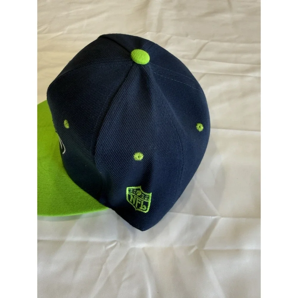 NFL Seattle Seahawks Logo On Dark Navy Blue w/ Lime Green Bill Hat Snapback VGC